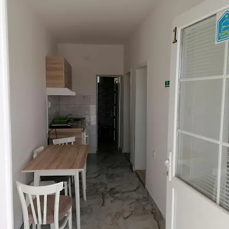 Ruj Διαμέρισμα *